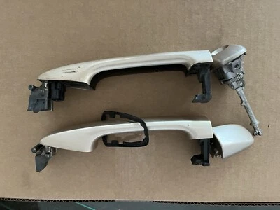 Manijas de puerta delantera Toyota Prius 2010-2015 (en dorado) Foto 1 de 2