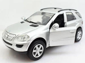 Modellino auto scala 1:32 Mercedes Benz M Class diecast modellismo statico asta - Foto 1 di 5