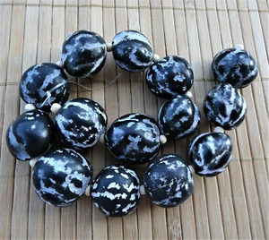Samen Perlen *Tiger-Lumbang* Herzform Naturperlen Naturprodukt Schwarz-Weiß 26mm - Bild 1 von 4