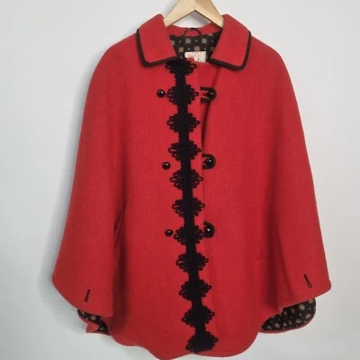 Boos 奥地利风格煮羊毛红色纽扣前衬里角斗篷女式 OS — 第 1/4 张图片