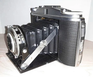 Vtg AGFA Isolette Fold Venture Deluxe 66 Camera 6x6 W/Flash! Germany US Zone! - Picture 1 of 21
