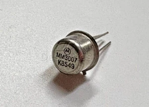 1 Stück - MOTOROLA MM3007 2,5A 100V Kleinsignal Bipolartransistor "Original" - Bild 1 von 4