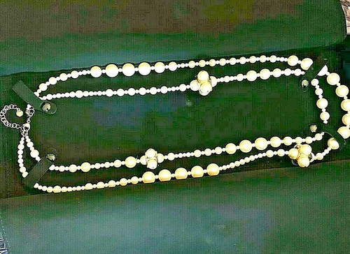 COLLANA CHANEL IN FINTA PERLA LUNGA COLOR ORO DOPPIO FILO USATA