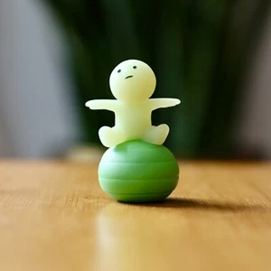 Genuine Smiski Exercising Series - Yoga Ball Balancing New without Box - Picture 1 of 8