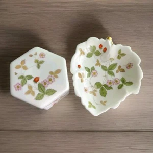 2 Pc Wedgwood Wild Strawberry Leaf Shaped Trinket Dish & Hexagon Box W/ Lid - Bild 1 von 20