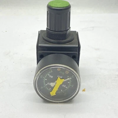 Bosch Pressure Regulator/Control Valve w/ Psi Gauge 0 821 302 400 - Image 1 of 4