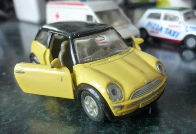 6 Siku Models:"Pizza taxi" Napoli,Ambulance.Truck, 2CV New Mini & Smart Car Used - Image 1 of 4