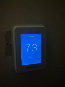Honeywell RCHT9610WFW2004 Home T9 Smart Thermostat - White - Picture 1 of 1