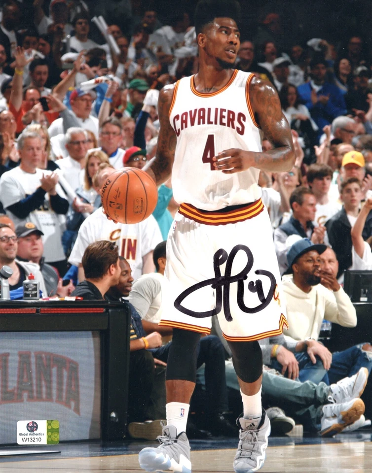 Foto firmada por Iman Shumpert Cleveland Cavaliers campeón de la NBA 8x10 con pegatina global Foto 1 de 1