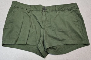 No Boundaries Womens Size 15 Green Summer Shorts Stretch Casual Shorts - Picture 1 of 5