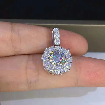 Colgante para mujer de diamantes creados en laboratorio de corte redondo de 2 quilates enchapado en oro blanco de 14 quilates Foto 1 de 4