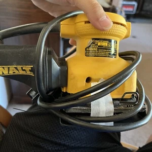 DeWalt Palm Grip Sander Corded Model DW411 With Manual - Picture 1 of 8