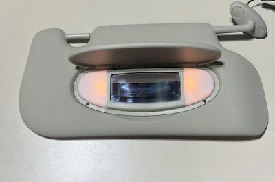 Mini Cooper 2012 parasol lado derecho pasajero parasol iluminado color beige Foto 1 de 4