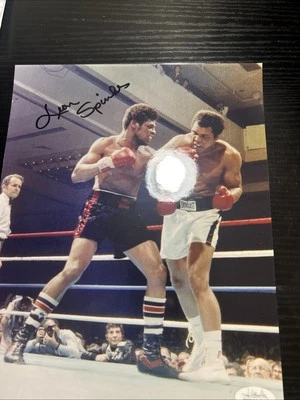 Leon Spinks /Ali Autograph 8x10 autograph, and authenticated picture - Image 1 of 2
