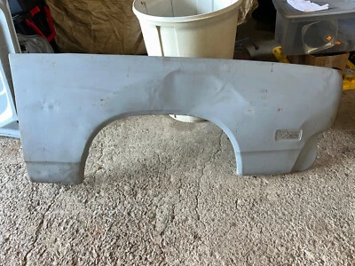 Dodge Coronet 1969 guardabarros lateral del pasajero carrocería B Mopar usado Foto 1 de 4
