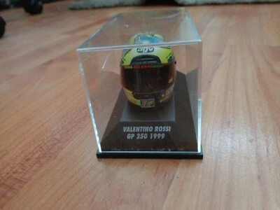 MINICHAMPS 1/8 Valentino Rossi Gp 250 Aprilia 1999 Moto Fahrrad AGV Rennen Helm - Bild 1 von 3