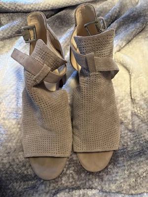 Sandalia con correa angular punta abierta Nine West para dama 9,5 Foto 1 de 4