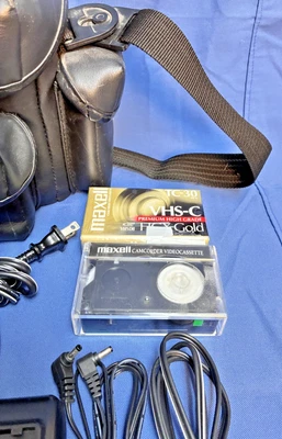 Panasonic PV-L657 VHS-C Palmcorder Palmsight Camcorder Camera w/Charger Tested - Image 1 of 4