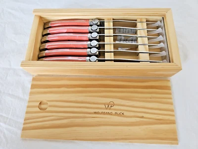 NEW! Wolfgang Puck Cranberry Marble Style Handle Steak Knife Set of 6 w/Wood Box Foto 1 de 4