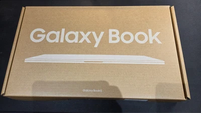 Samsung Galaxy Book5 (15.6", Intel Core Ultra 5, 8GB,256GB) NEW&SEALED - Image 1 of 4