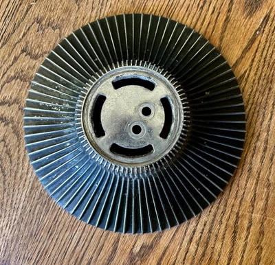 Tapacubos tapa central Dodge Magnum XE GT 1978-1979 ESCASO sin ventilación Foto 1 de 4