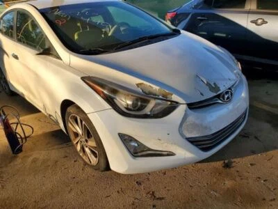 Guardabarros delantero derecho blanco ligeramente curvado ver fotos OEM 2011 2016 Hyundai Elantra Foto 1 de 4