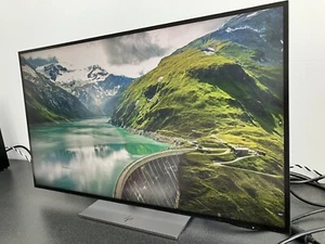 HP Z27k G3 27" 4K UHD Monitor 3840x2160 with USB-C / DisplayPort / HDMI - Picture 1 of 5