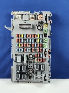 ๐
2003-2007 Chevrolet Express Van Engine Fuse Box 15930145 ๐
- Picture 1 of 9