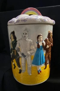 VINTAGE - “The Wizard of Oz” - Embossed Cookie Jar - Picture 1 of 8