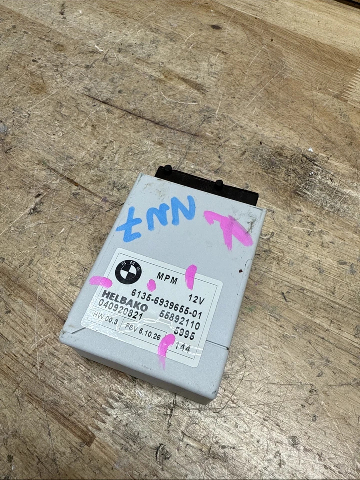 04-07  BMW E60 E63 525i 530i 545i 645Ci Micro Power Control Module 6135-6939655  - Image 1 of 4