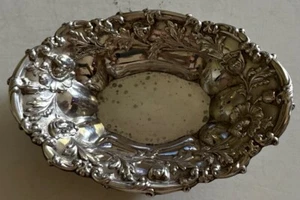 Vintage Meriden Britannia 24 Sterling Silver Nut Dish Repousse Poppies Flower - Picture 1 of 7