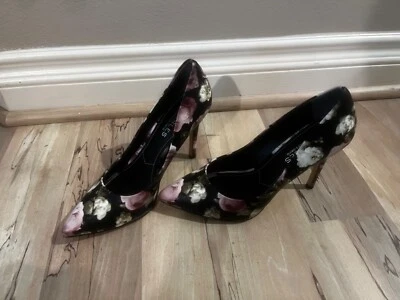 Zapatos de tacón clásicos florales de Charles David talla 7 para mujer CHARLES by CHARLES DAVID Foto 1 de 4