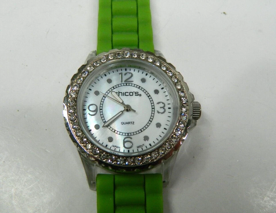 Reloj pulsera CHICO'S correa silicona verde lima acentuado diamantes de imitación Foto 1 de 4