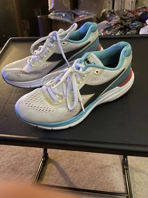 Diadora Mythos Blushield Hip 5 Running Woman’s Shoe White Teal Red Black SZ 7.5 - Image 1 of 4