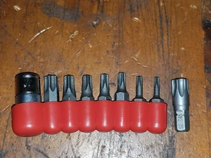 Juego de 20 brocas STANLEY-ABW Tamper Torx 1/4" soporte DR+TH 10 15 20 25 27 30 40 45 - Imagen 1 de 7