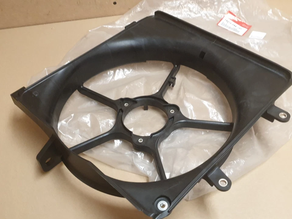 Honda Jazz GD Cooling Fan Shroud Cover GE2 GD5 2001-2008 19015PWAJ51 Genuine - Image 1 of 4