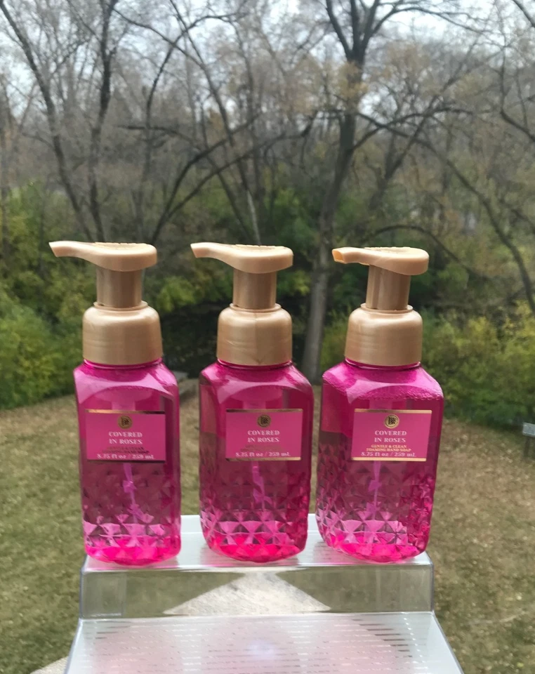 ¡NUEVO! Bath & Body Works CUBIERTO DE ROSAS Jabón de Manos Espumoso Suave - Juego de 3 Foto 1 de 1