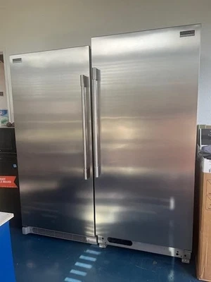 Refrigerador y congelador Frigidaire de una sola puerta - FPRU19F8RFF y FPFU19F8RFE Foto 1 de 4