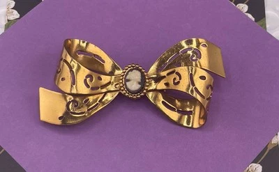 Coro Vintage Cameo Style Art Deco Ribbon Ornate Statement Brooch Victorian Style - Image 1 of 4