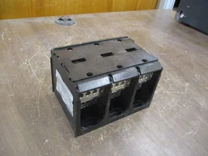 Marathon Power Distribution Block 1333595 CH 420A 600V 3P Load: 4-8, 4-14 Used - Picture 1 of 7