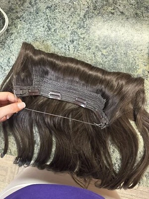 Extensiones de halo de cabello de lujo Foto 1 de 4