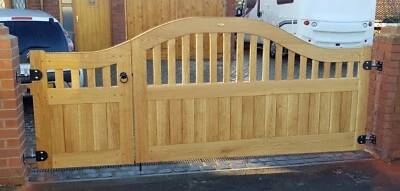 Solid European Oak Driveway Gates - Hardwood Gates & Posts - MADE TO MEASURE  - Image 1 of 4