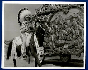 1971 Milwaukee WI Native Man Traditional Dress Horse-July 4 Circus Parade PBS - Picture 1 of 2