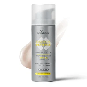 Protector solar tintado para rostro SkinMedica Essential Defense Mineral Shield FPS 32. - Imagen 1 de 5