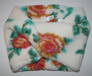 Jenni Women's Scarf Rose Floral Twisted Sherpa Cowl 32 in by 12 in - Picture 1 of 5