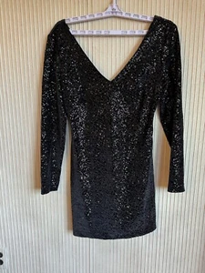 Little black dress Alberto Makali Size 8 V-Neck Velvet W/Black Sequins &side Zip - Picture 1 of 14
