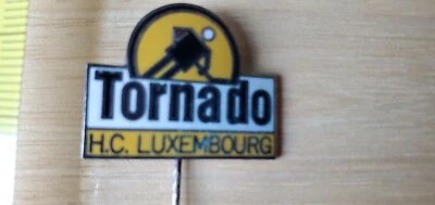 Pin Tornado HC Luxemburgo Hockey Europeo Foto 1 de 4