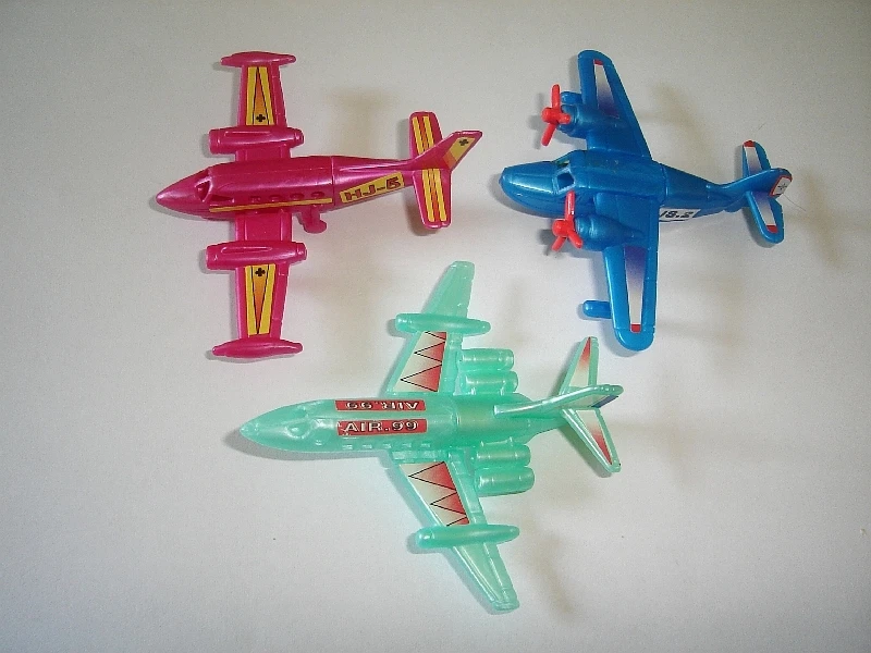 JUEGO DE AVIONES MODELO JETS 2006 - JUGUETES DE PLÁSTICO SORPRESA INFANTIL MINIATURAS Foto 1 de 1