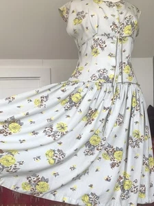 BEAUTIFUL 1940s ST. MICHAEL FLORAL RAYON VINTAGE DRESS - EX COND. (8-10?) - Picture 1 of 14
