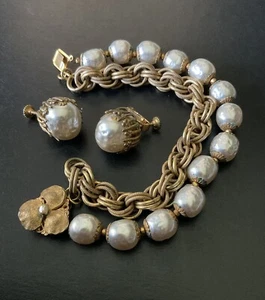 VINTAGE MIRIAM HASKELL JEWELRY - Baroque Pearl Bracelet & Earrings Set - Picture 1 of 9